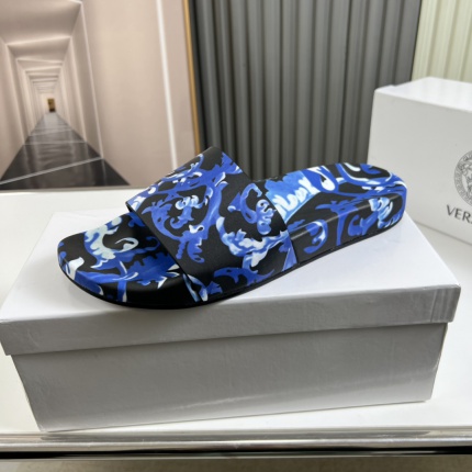 Versace Slippers For Men in 186739