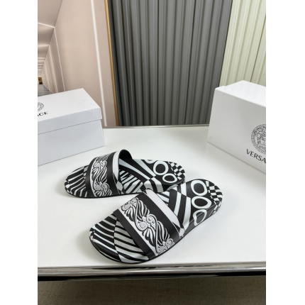 Versace Slippers For Men in 186749