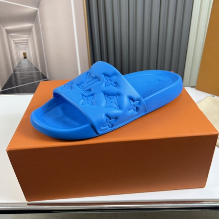 Louis Vuitton Slippers For Men in 186753