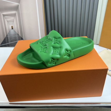Louis Vuitton Slippers For Men in 186754