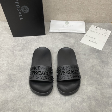 Versace Slippers For Men in 186919