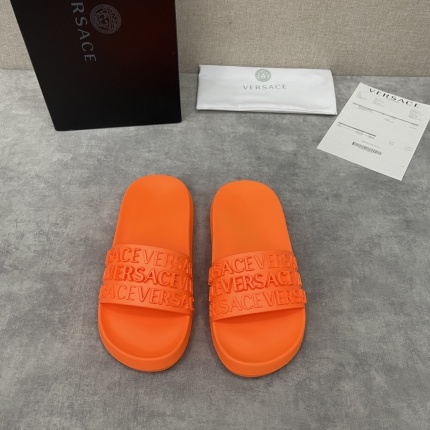 Versace Slippers For Men in 186920