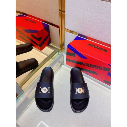 Versace Slippers For Men in 186929