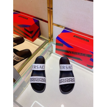 Versace Slippers For Men in 186931