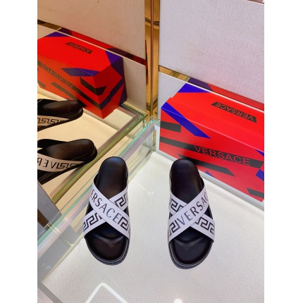 Versace Slippers For Men in 186932