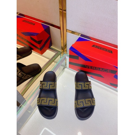 Versace Slippers For Men in 186944