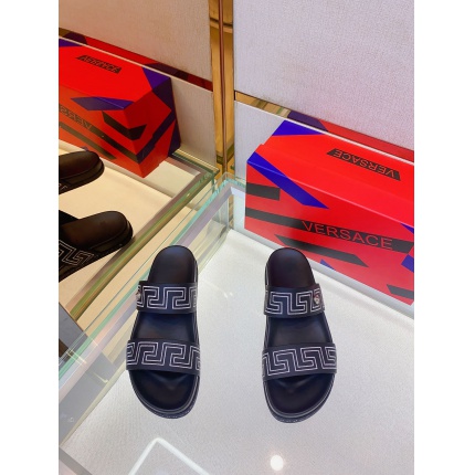 Versace Slippers For Men in 186947