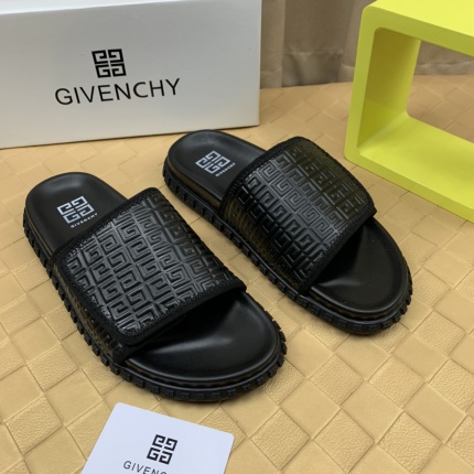 Givenchy Slippers For Men in 186972