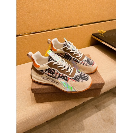 Burberry Sneakers For Men in 186987