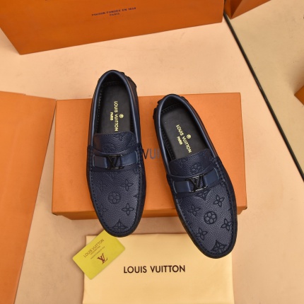 Louis Vuitton Leather Loafers For Men in 187001