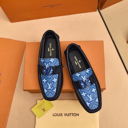 Louis Vuitton Leather Loafers For Men in 187003