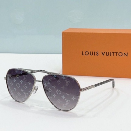 Louis Vuitton AAA Quality Sunglasses in 187104