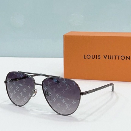 Louis Vuitton AAA Quality Sunglasses in 187106
