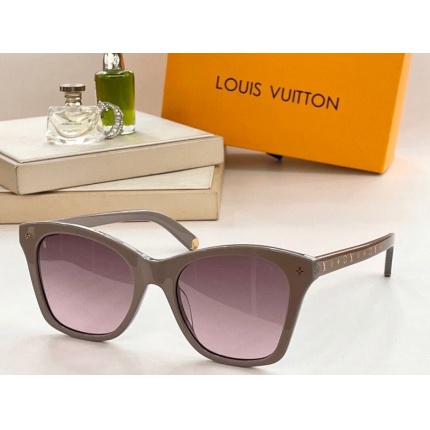 Louis Vuitton AAA Quality Sunglasses in 187115