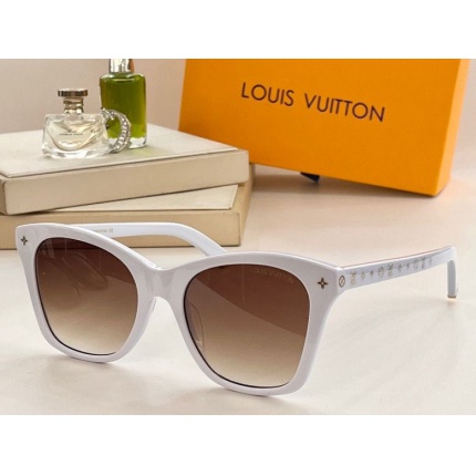 Louis Vuitton AAA Quality Sunglasses in 187117