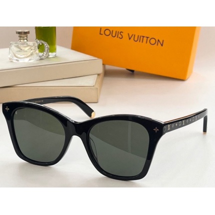 Louis Vuitton AAA Quality Sunglasses in 187120