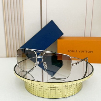 Louis Vuitton AAA Quality Sunglasses in 187122