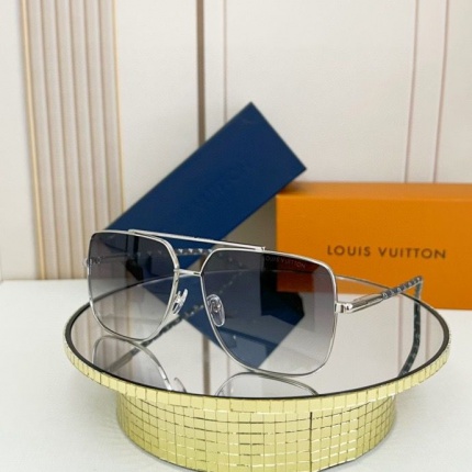 Louis Vuitton AAA Quality Sunglasses in 187123