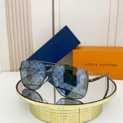 Louis Vuitton AAA Quality Sunglasses in 187125
