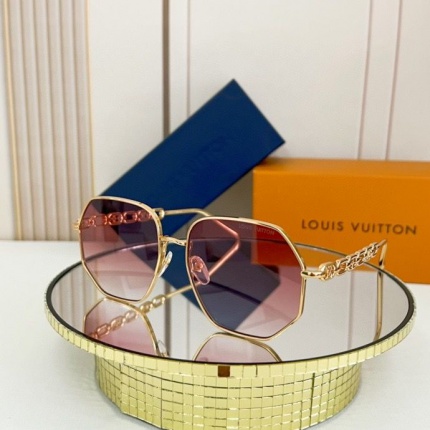 Louis Vuitton AAA Quality Sunglasses in 187132