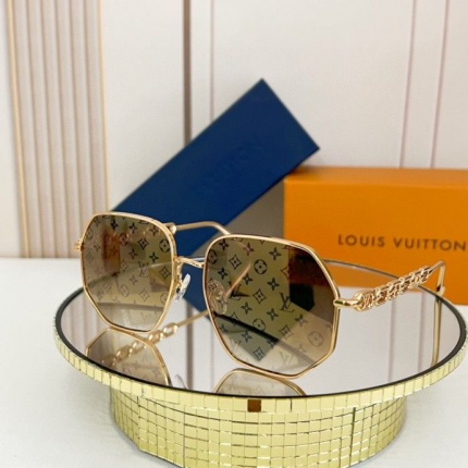 Louis Vuitton AAA Quality Sunglasses in 187133