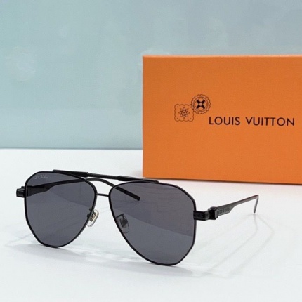 Louis Vuitton AAA Quality Sunglasses in 187142