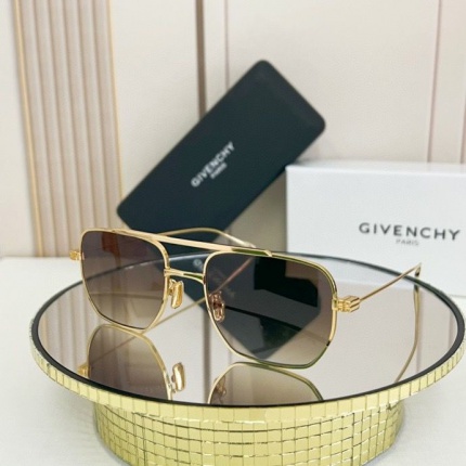 Givenchy AAA Quality Glasses in 187417