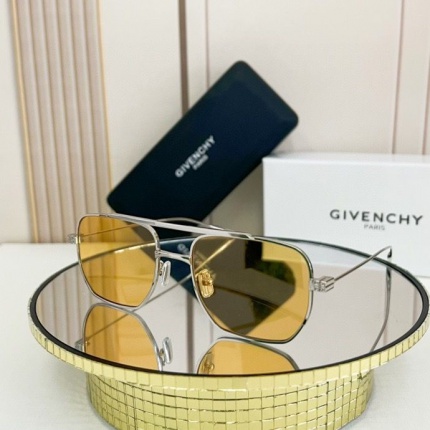 Givenchy AAA Quality Glasses in 187419