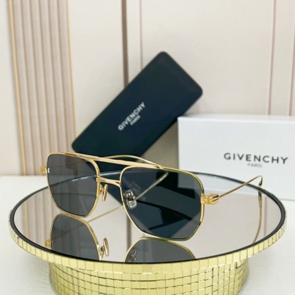 Givenchy AAA Quality Glasses in 187421