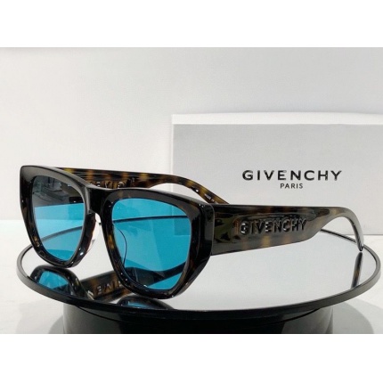 Givenchy AAA Quality Glasses in 187423