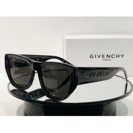 Givenchy AAA Quality Glasses in 187425
