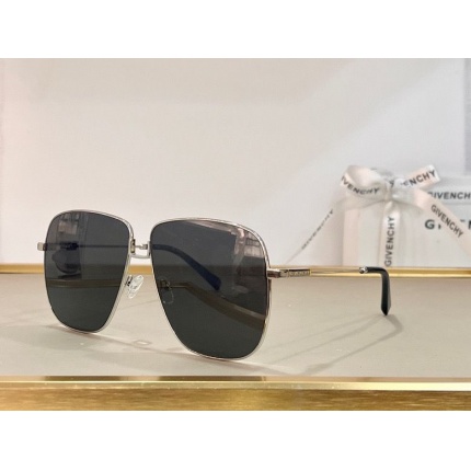 Givenchy AAA Quality Glasses in 187435