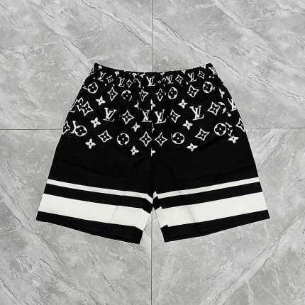 Louis Vuitton Short Pants For Men in 188260