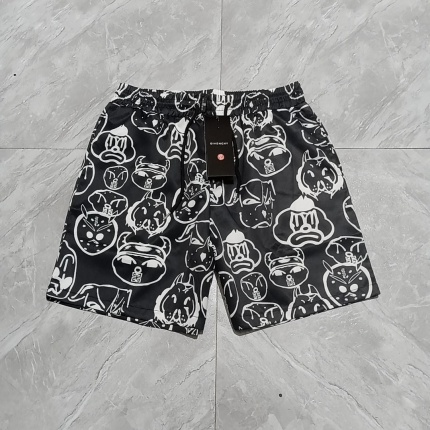 Givenchy Short pants for Men in 188277