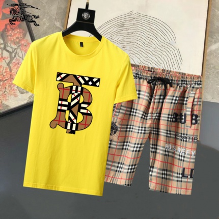 Burberry Tracksuits for Men in 189262