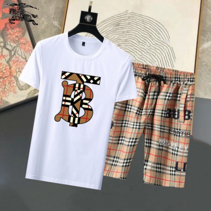 Burberry Tracksuits for Men in 189263