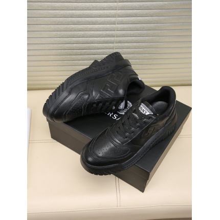 Versace Sneakers For Men in 189725