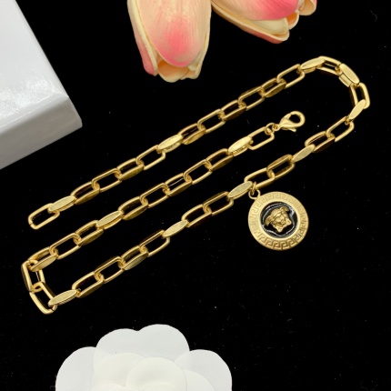 Versace Necklace in 190147