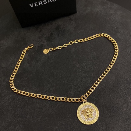 Versace Necklace in 190149