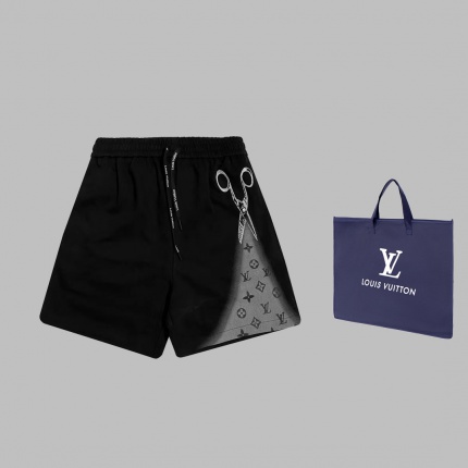 Louis Vuitton Short Pants For Men in 190235