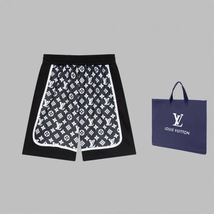 Louis Vuitton Short Pants For Men in 190237