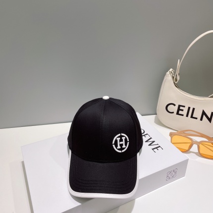 Hermes Hats in 190357