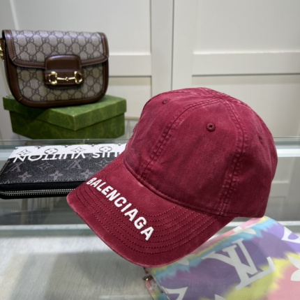 Balenciage Hats in 190383