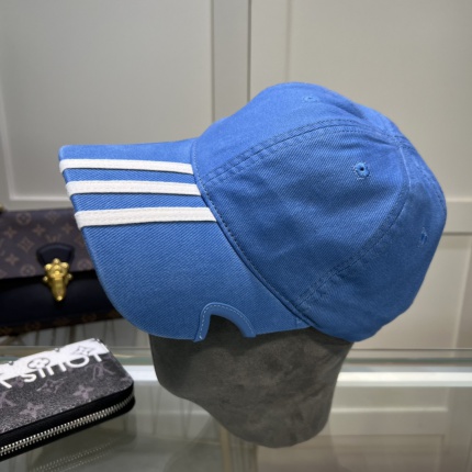 Balenciage Hats in 190394