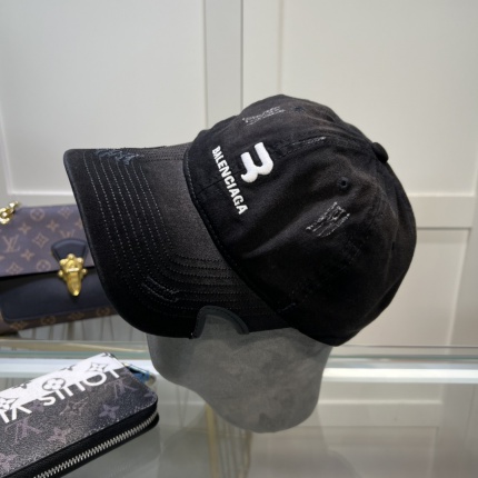 Balenciage Hats in 190399