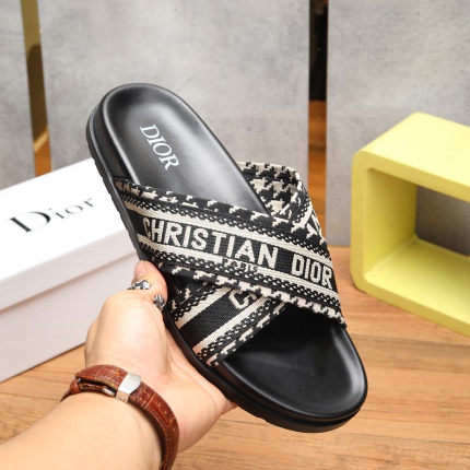 New Arrivals Dior Slippers For Men in 190534