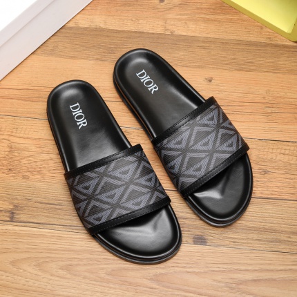 New Arrivals Dior Slippers For Men in 190541
