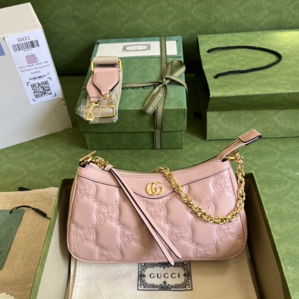 New Arrivals Gucci High quality GG Matelassé Mini Handbags in 190599