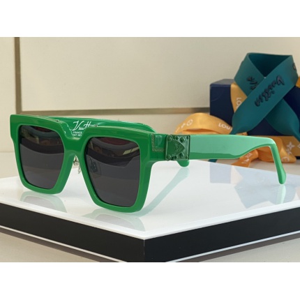 Louis Vuitton AAA Quality Sunglasses in 190631