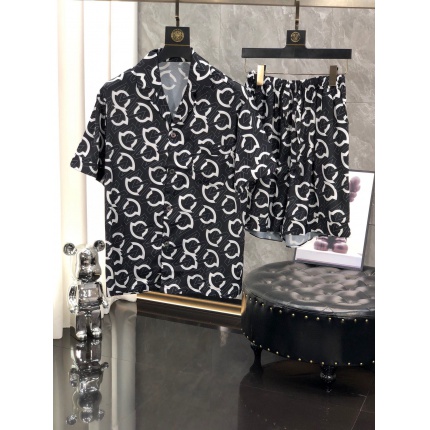 New Arrivals Moncle Short Tracksuits For Men in 190656